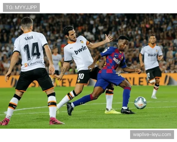 塞维利亚防线稳固，近期表现稳健提振球队信心