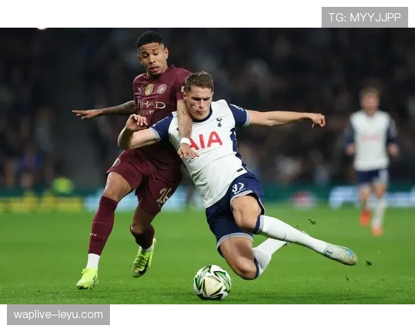 韦尔布吕亨状态火热，攻防两端闪耀助球队豪取连胜