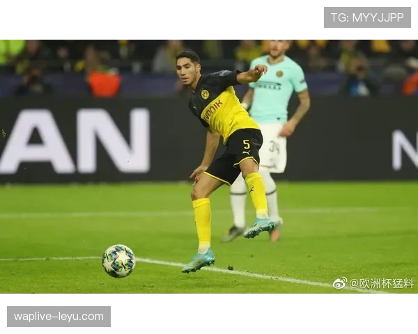 阿什拉夫获英超球队转会关注，近期表现稳健引多方兴趣