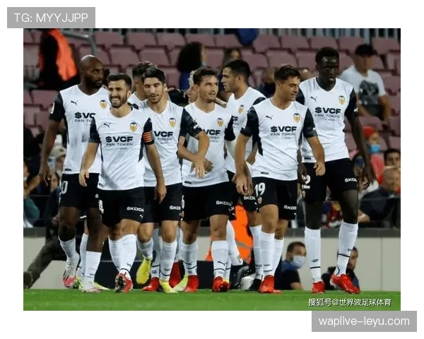 瓦伦西亚财政危机持续影响球队,转会运作受限对战力恢复制约明显 瓦伦西亚财政危机持续影响球队,转会运作受限对战力恢复制约明显